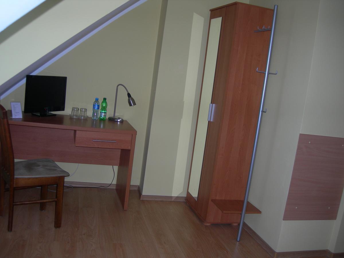Zajazd Podjadek Osjaków Buitenkant foto