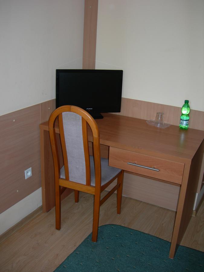 Zajazd Podjadek Osjaków Buitenkant foto