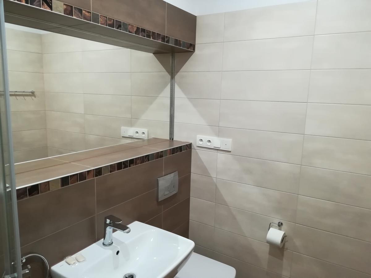 Zajazd Podjadek Osjaków Buitenkant foto