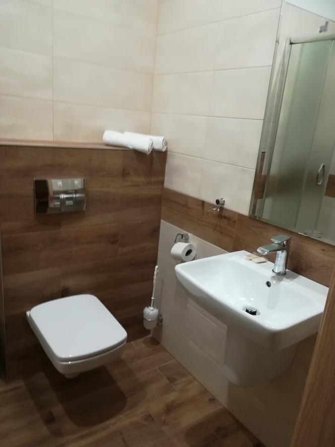 Zajazd Podjadek Osjaków Buitenkant foto